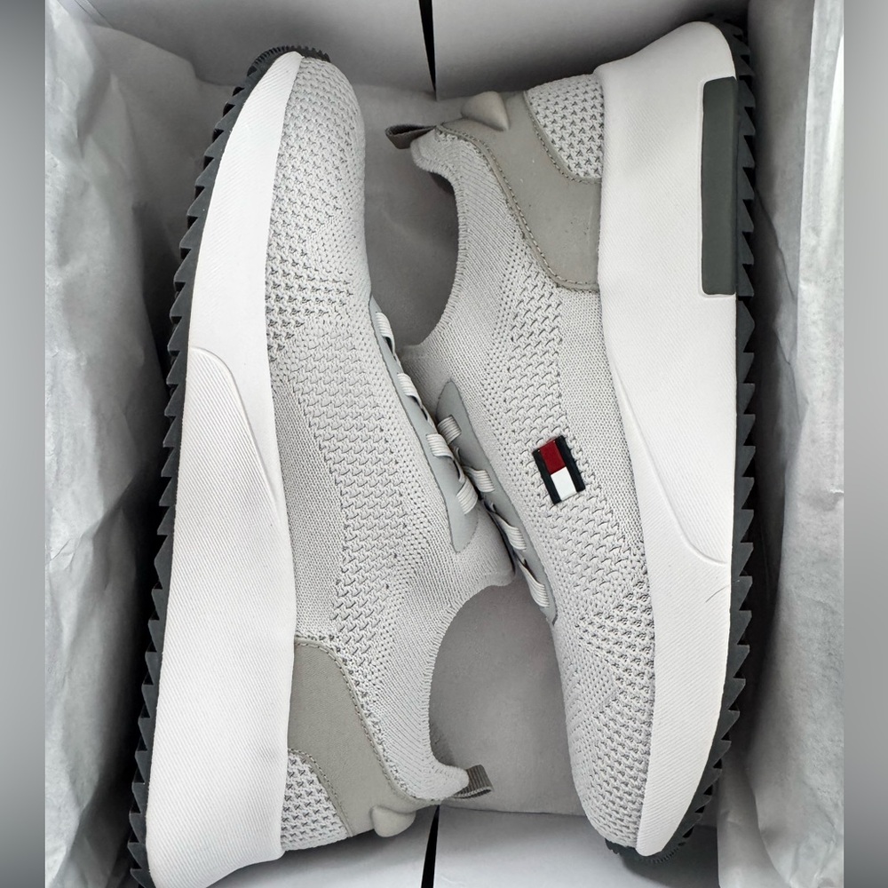 Tommy Hilfiger Women’s Zaide Sneaker